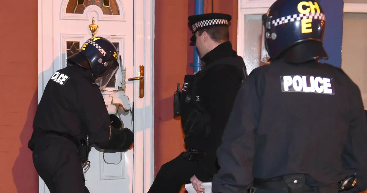More than 300 police officers take part in raids in Kent, Essex and London