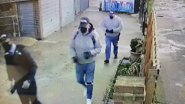 Burglars posed as cops to steal £20,000 in violent Croydon raid – South London News
