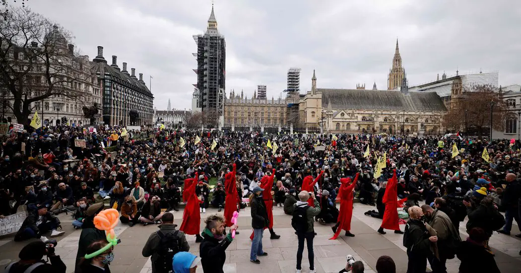 Thousands Protest Against Policing Bill in Britain, With Clashes in London